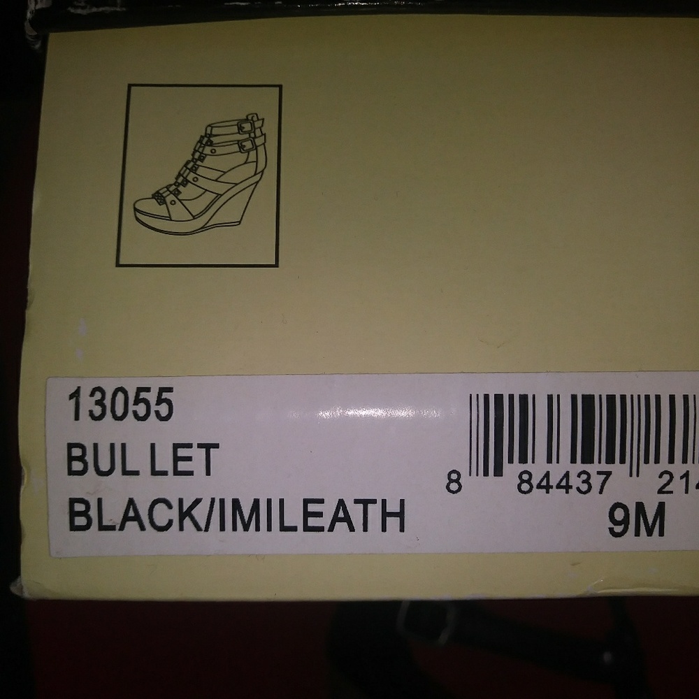 Shoes - Picture 3 of 3